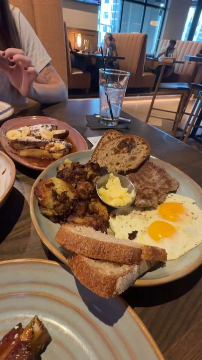 Mimosas - New American Near Me - Knoxville, Tennessee