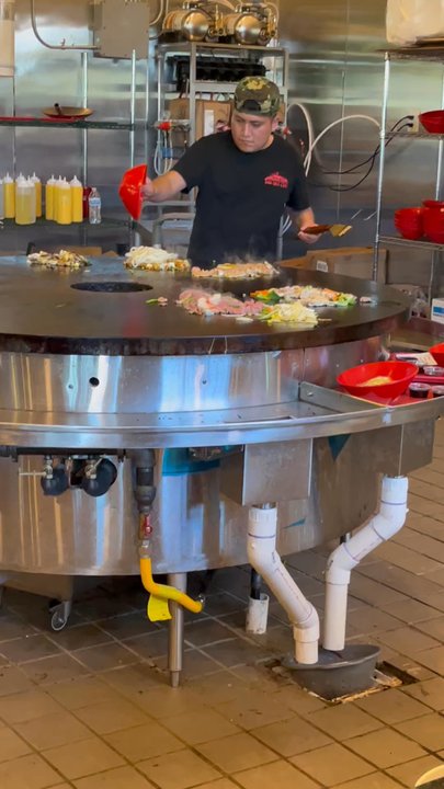 Yummy Yaki - They cook it right there for you! - Noodles Near Me - Mobile, Alabama