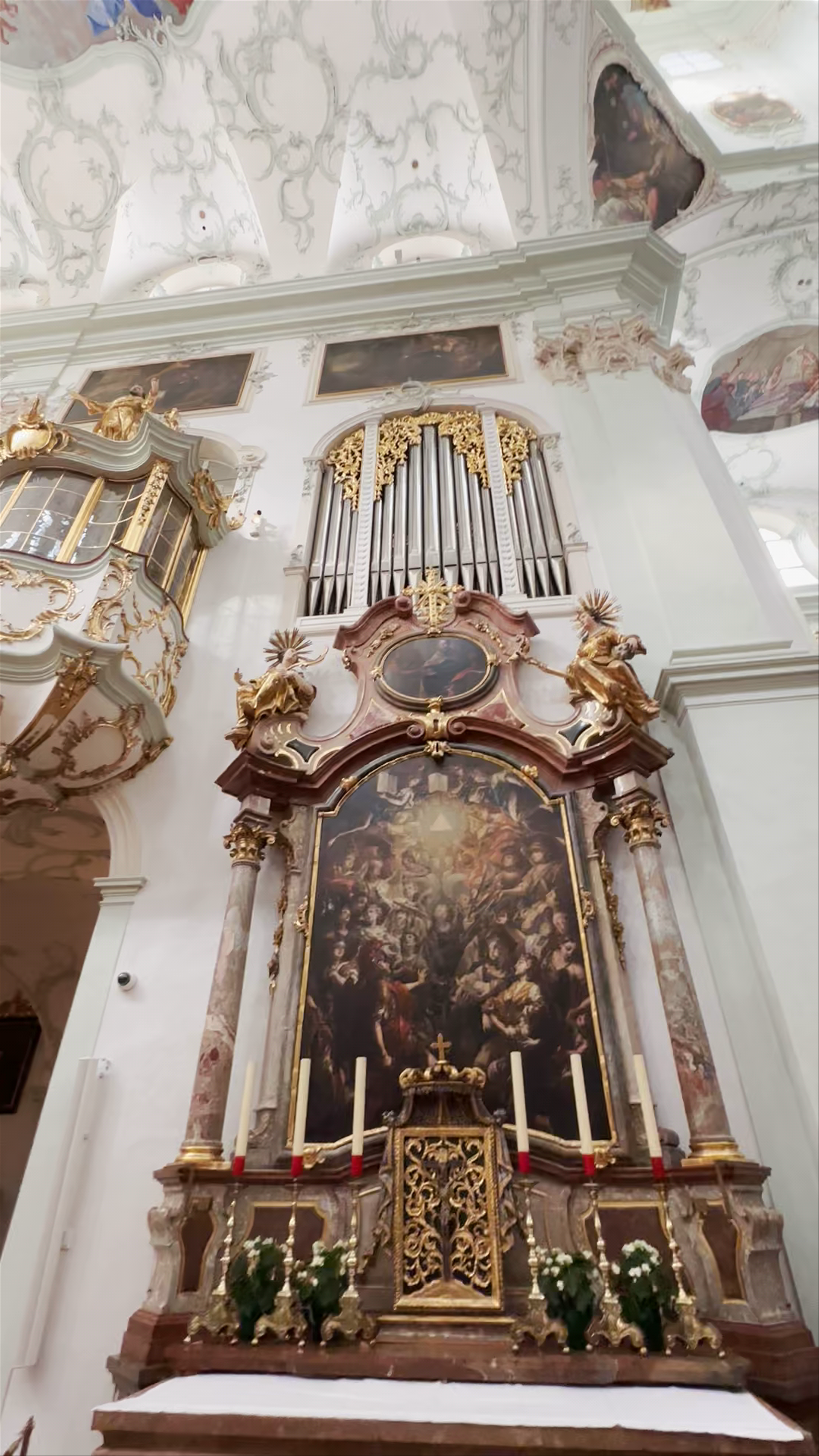 Stiftskirche St. Peter: Baroque Majesty in Salzburg's Historic Heart