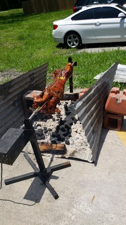 Chazito's Latin Cuisine - That pig looks too good! - Latin American Near Me - Pooler, Georgia