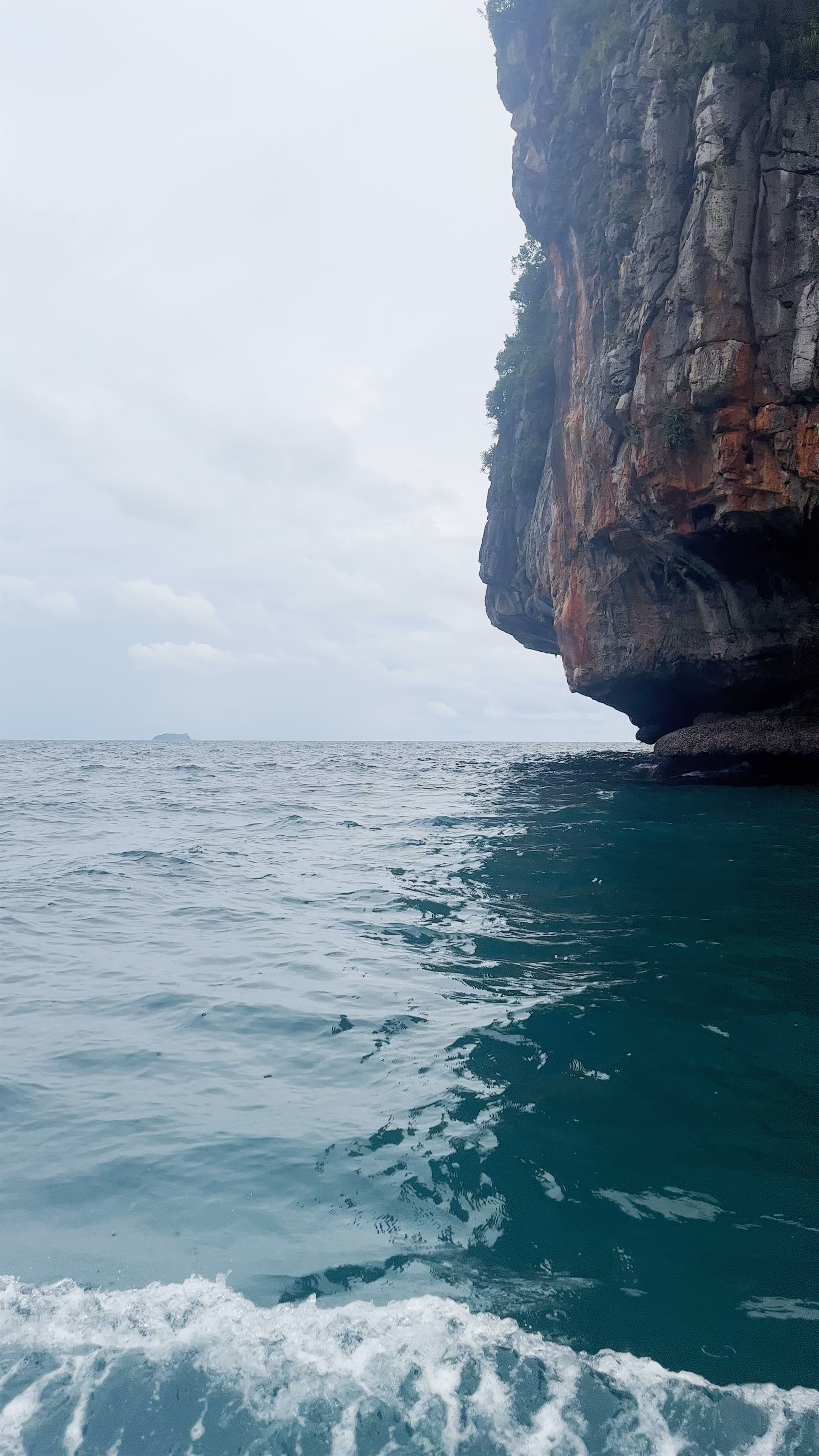 Malong Bay Sea Cliffs and Turquoise Waters at Ko Phi Phi Lee, Thailand