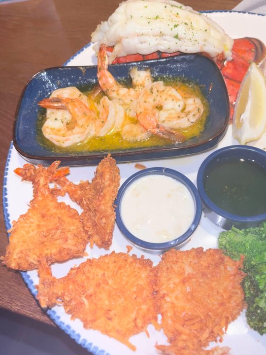 Red Lobster - Ultimate Feast - Seafood Near Me - Stockton, California