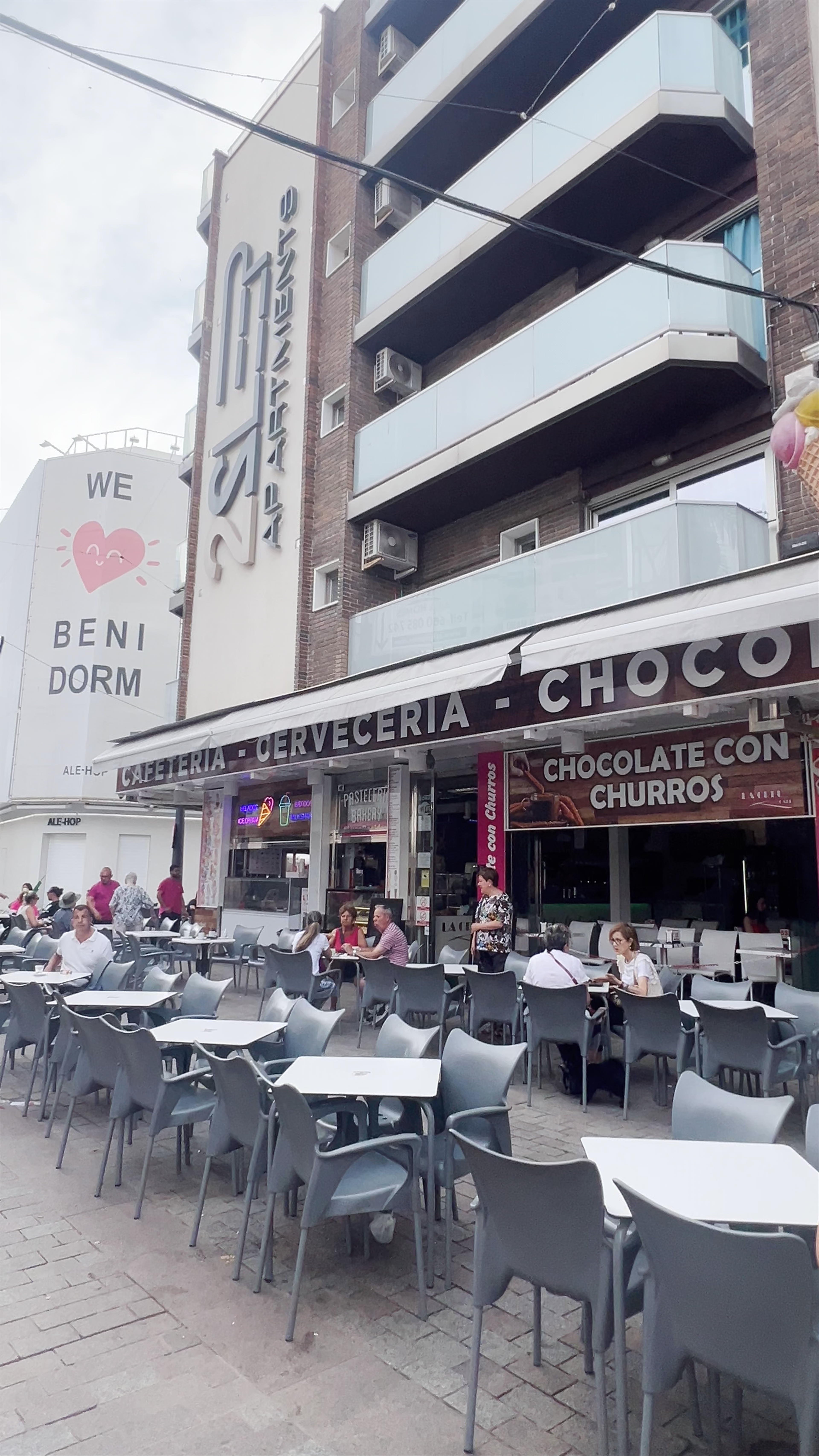 La Creu Café: A Taste of Benidorm’s Lively Street Life