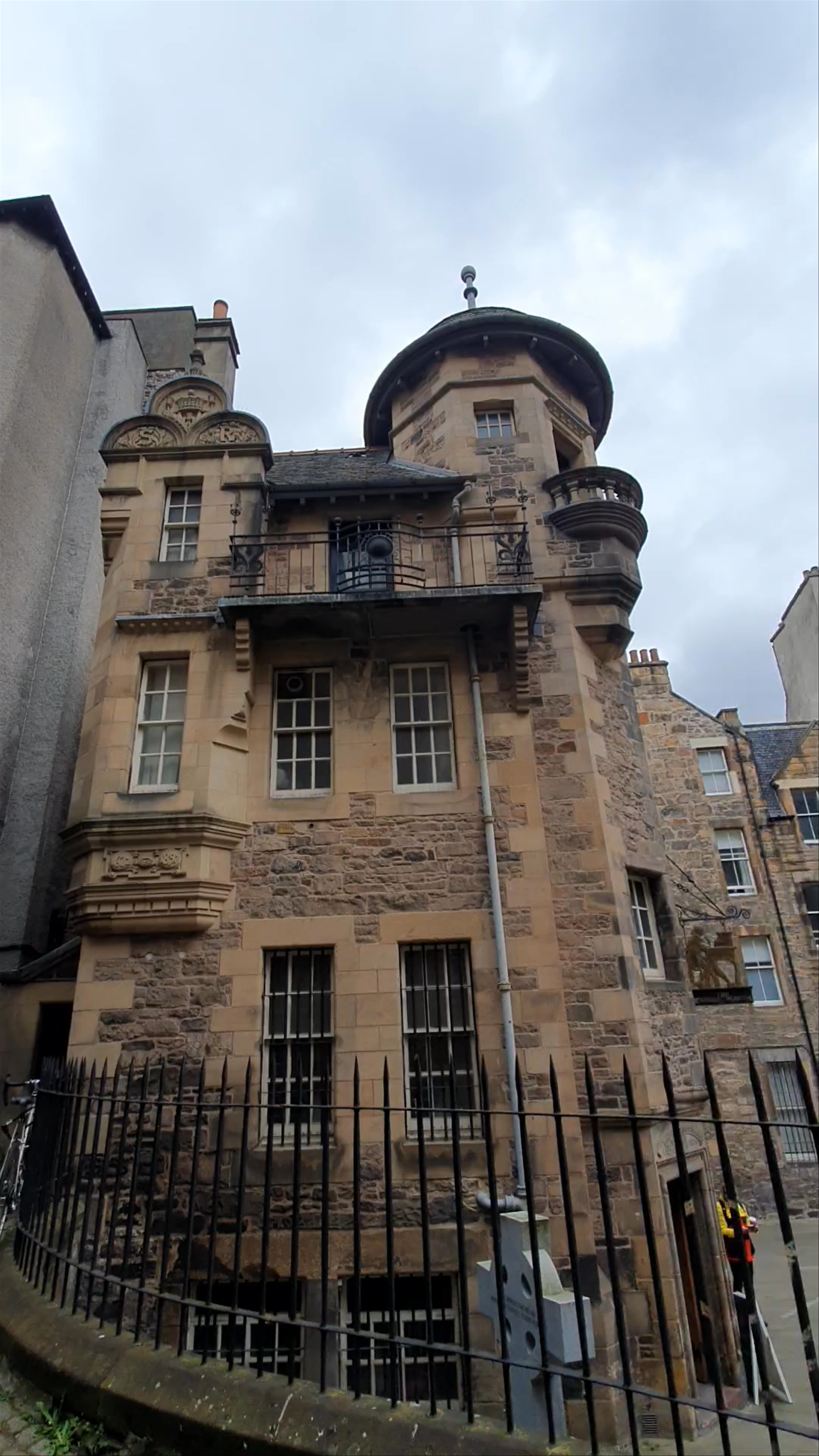 Exploring Lady Stair's Close: Historic Edinburgh Charm