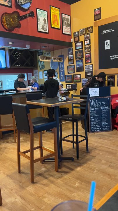 Locatelli's - Great ambiance! Reminds me of a local home style pizzeria! Family owned. - Pizza Near Me - Cypress, Texas