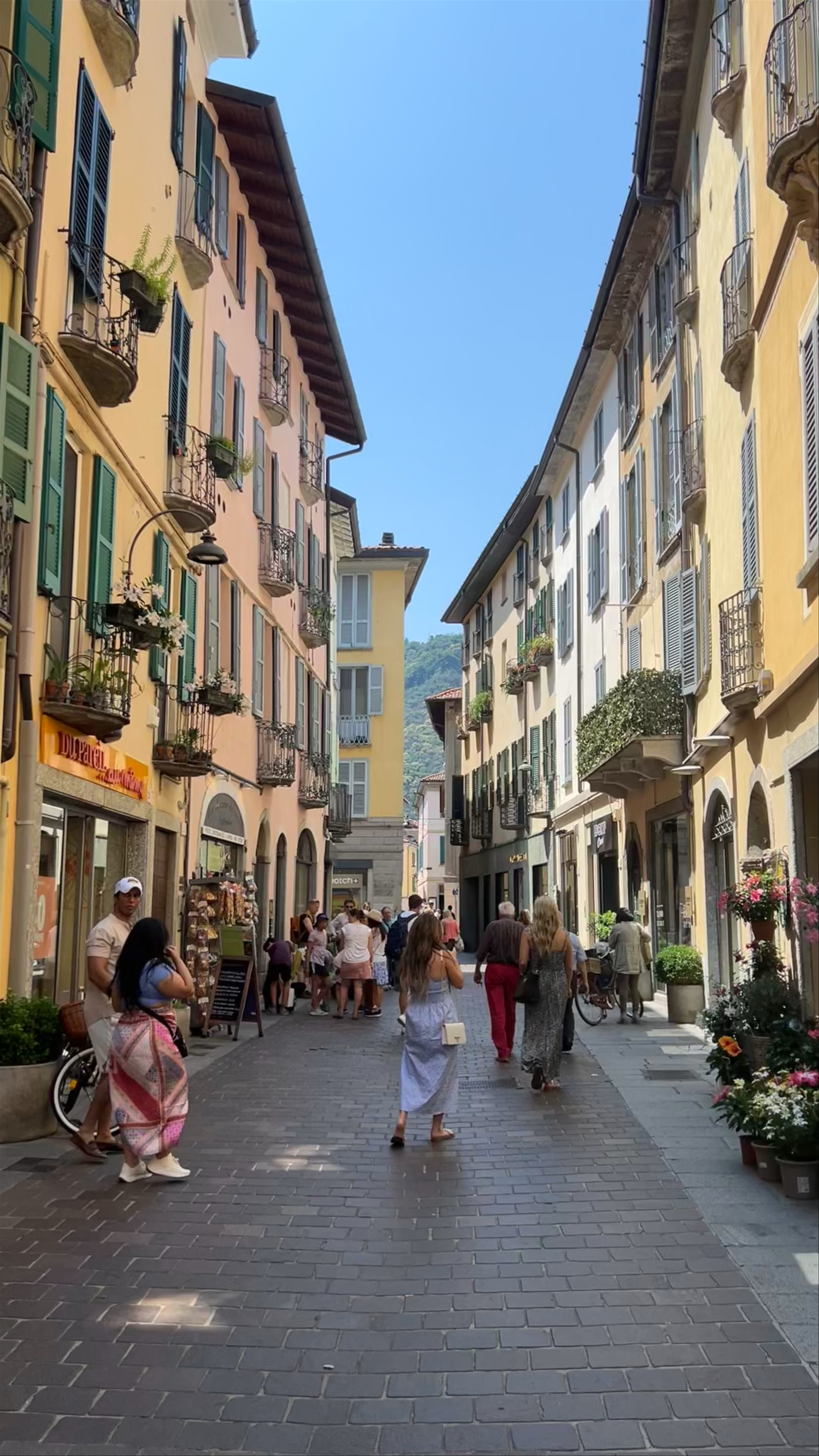 Strolling Through Piazza San Fedele in Como's Charming Historic Center
