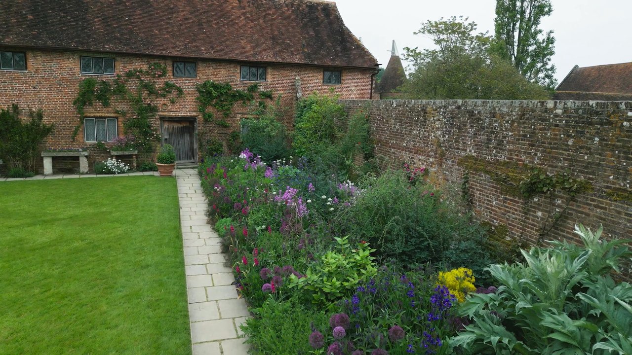 The Art of Gardening at Sissinghurst trailer