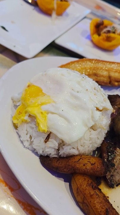 Kumbia Restaurant - Pandeja Paisa (disappointed) - Latin American Near Me - Rockville, Maryland