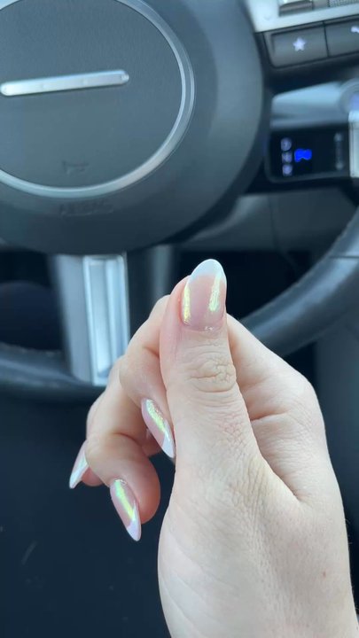 Golden Nails & Spa - Tip on the thumb is uneven, but maybe it isn't that noticeable? - Nail Salons Near Me - San Pablo, California