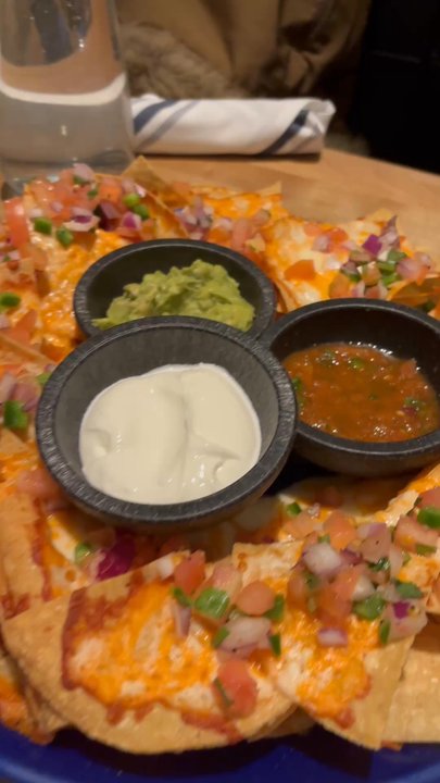 Moxies Vaughan Colossus Restaurant - Nacho's full-size - Canadian (New) Near Me - Woodbridge, Ontario