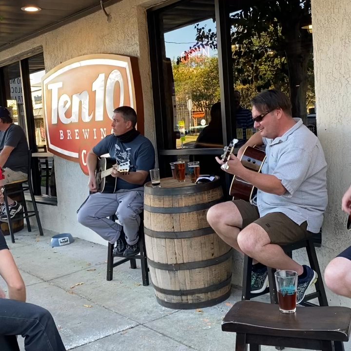 Ten10 Brewing Co - Sidewalk Session with the Ten10 staff & regulars - Sandwiches Near Me - Orlando, Florida