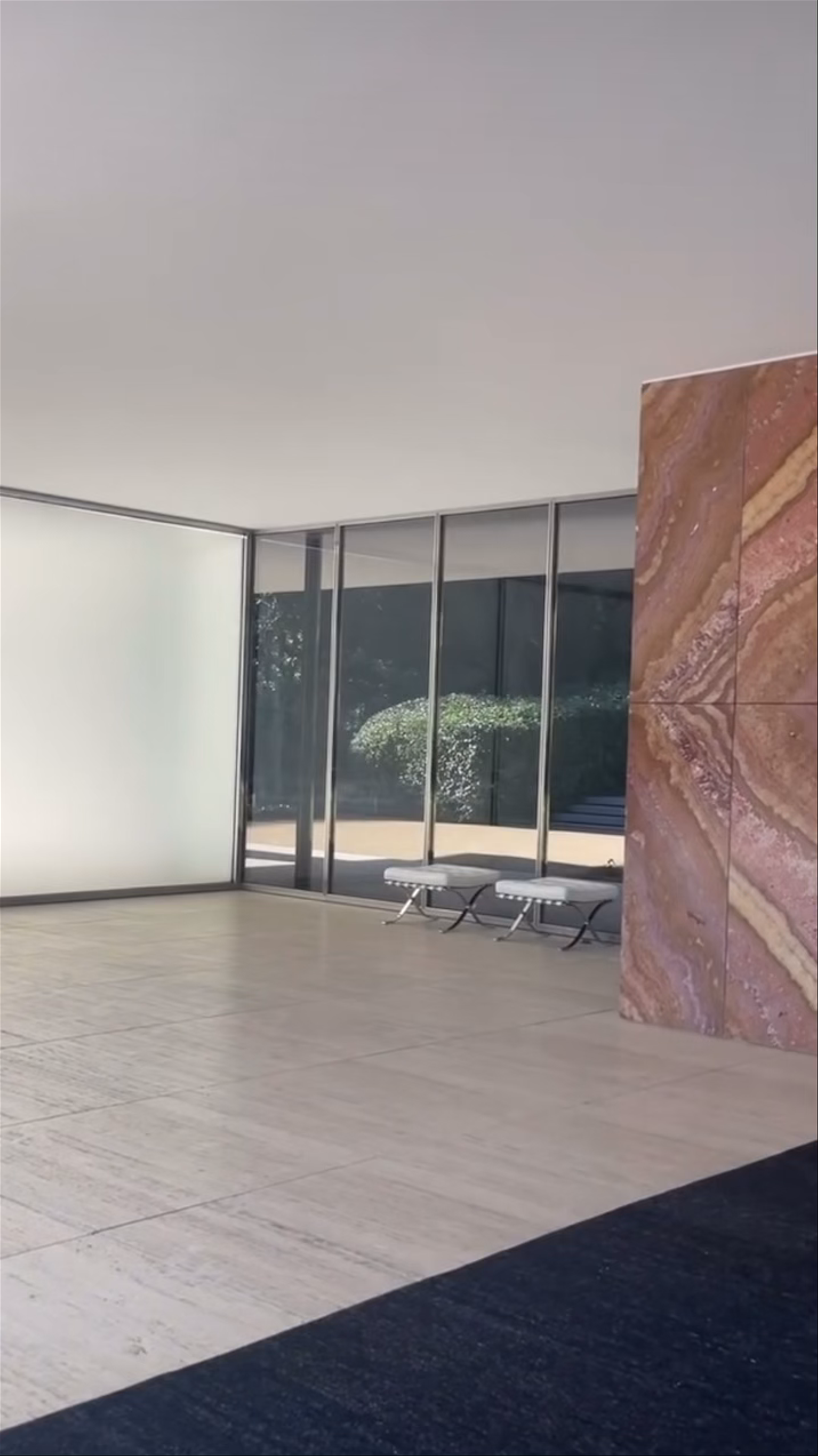 Pabellón Mies van der Rohe