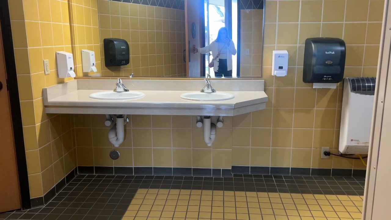 Vince Dimaggio Park - Womens restroom - Parks Near Me - Marina, California