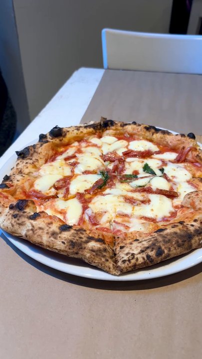 Is pizza hut open on christmas eve