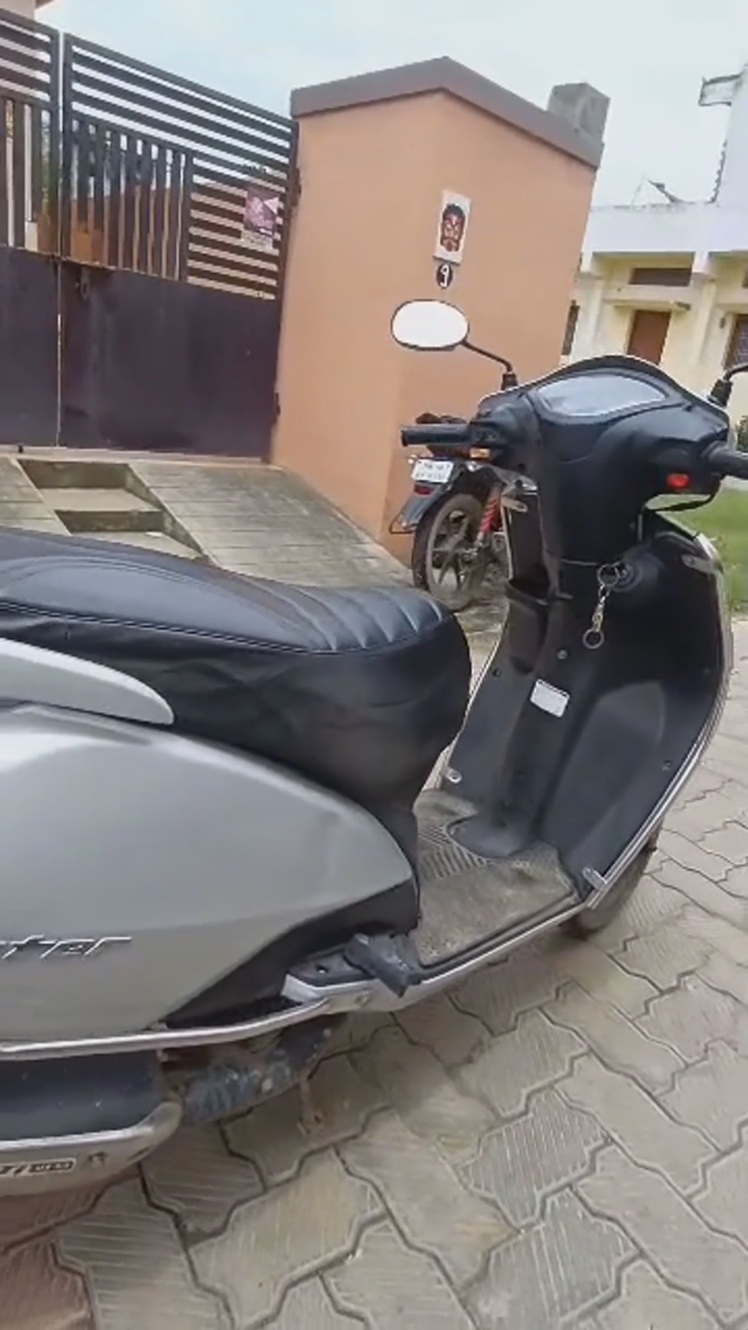 Walk-around video thumbnail