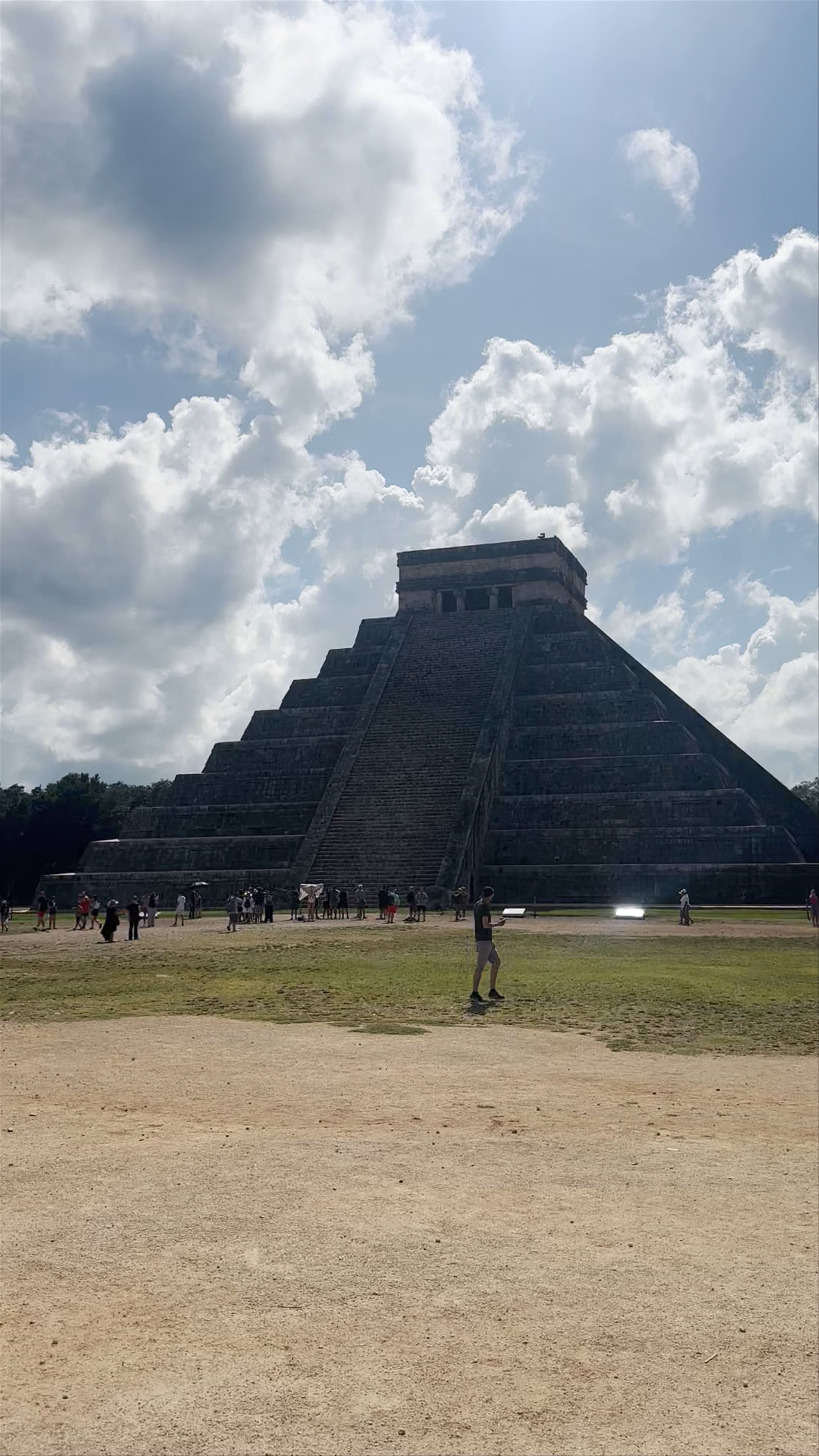 Chichén-Itzá: Eternal Majesty of the Maya