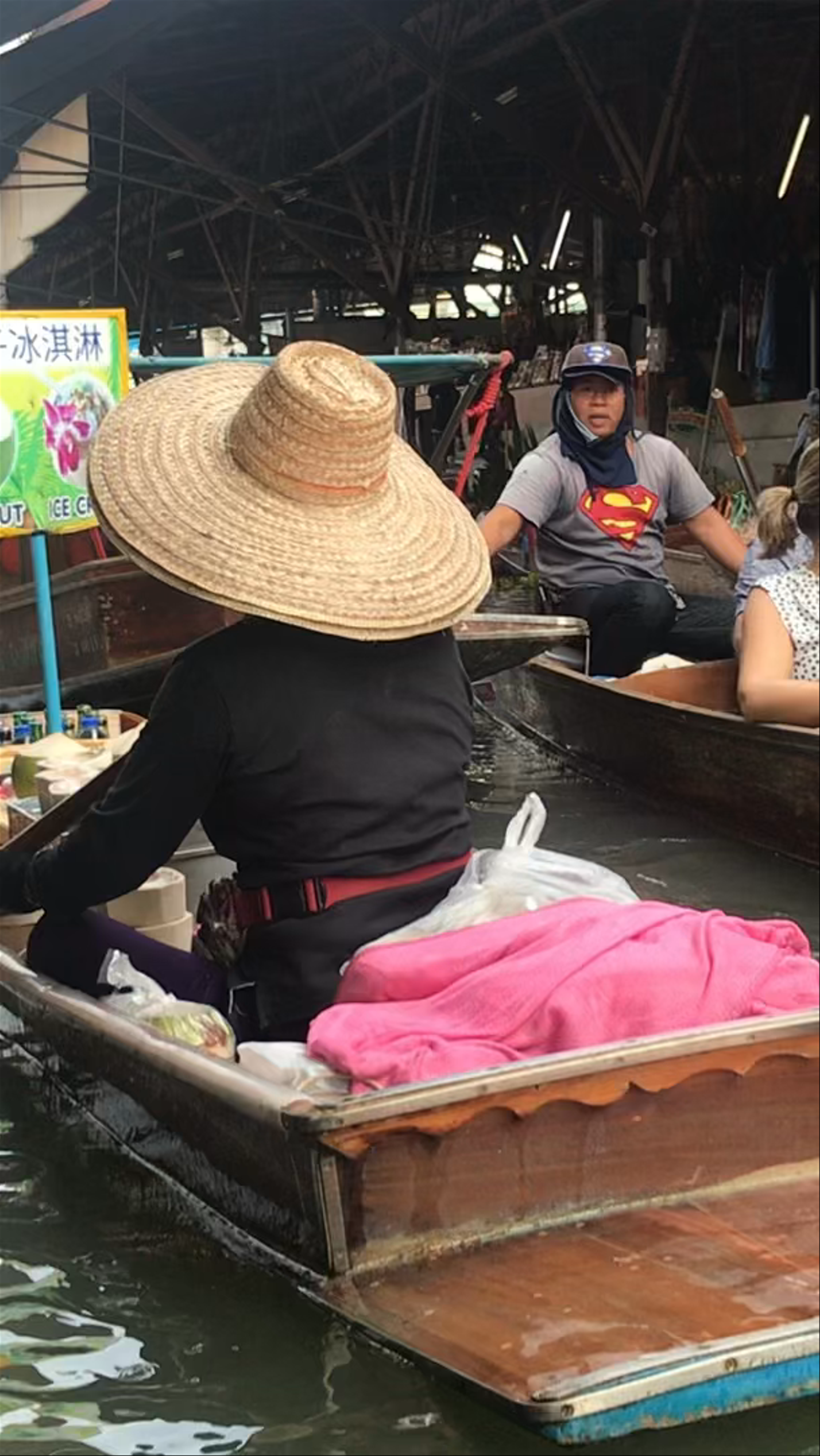 ตลาดน้ำดำเนินสะดวก Damnoen Saduak