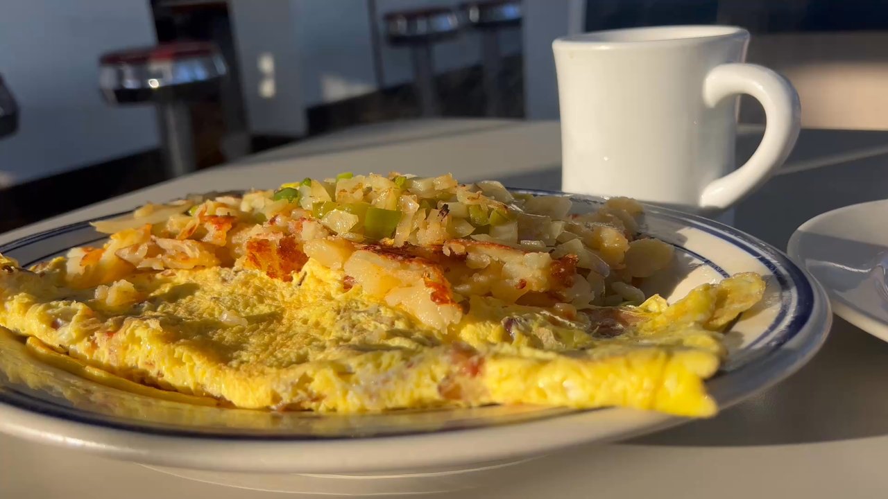 Seaport Diner - Diners Near Me - Elizabeth, New Jersey