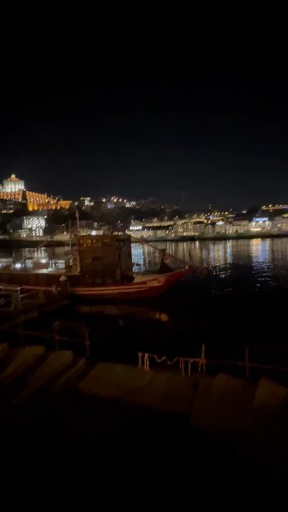 Ribeira Square - Live music - Portuguese Near Me - Porto, 13