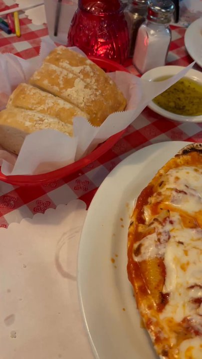 Mama D's - Pizza Near Me - Torrance, California