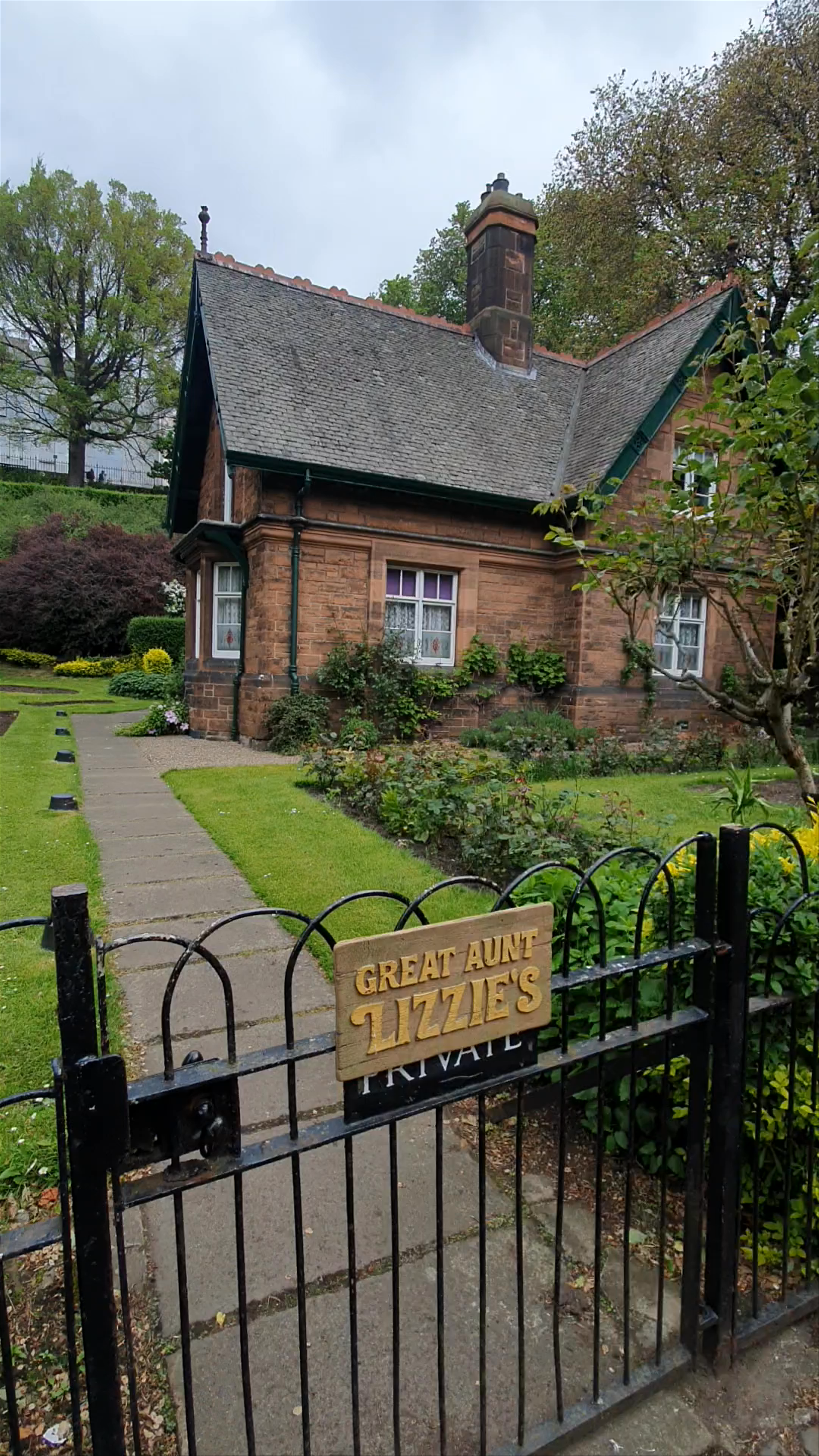 Great Aunt Lizzie's Garden Cottage in Tranent, Scotland