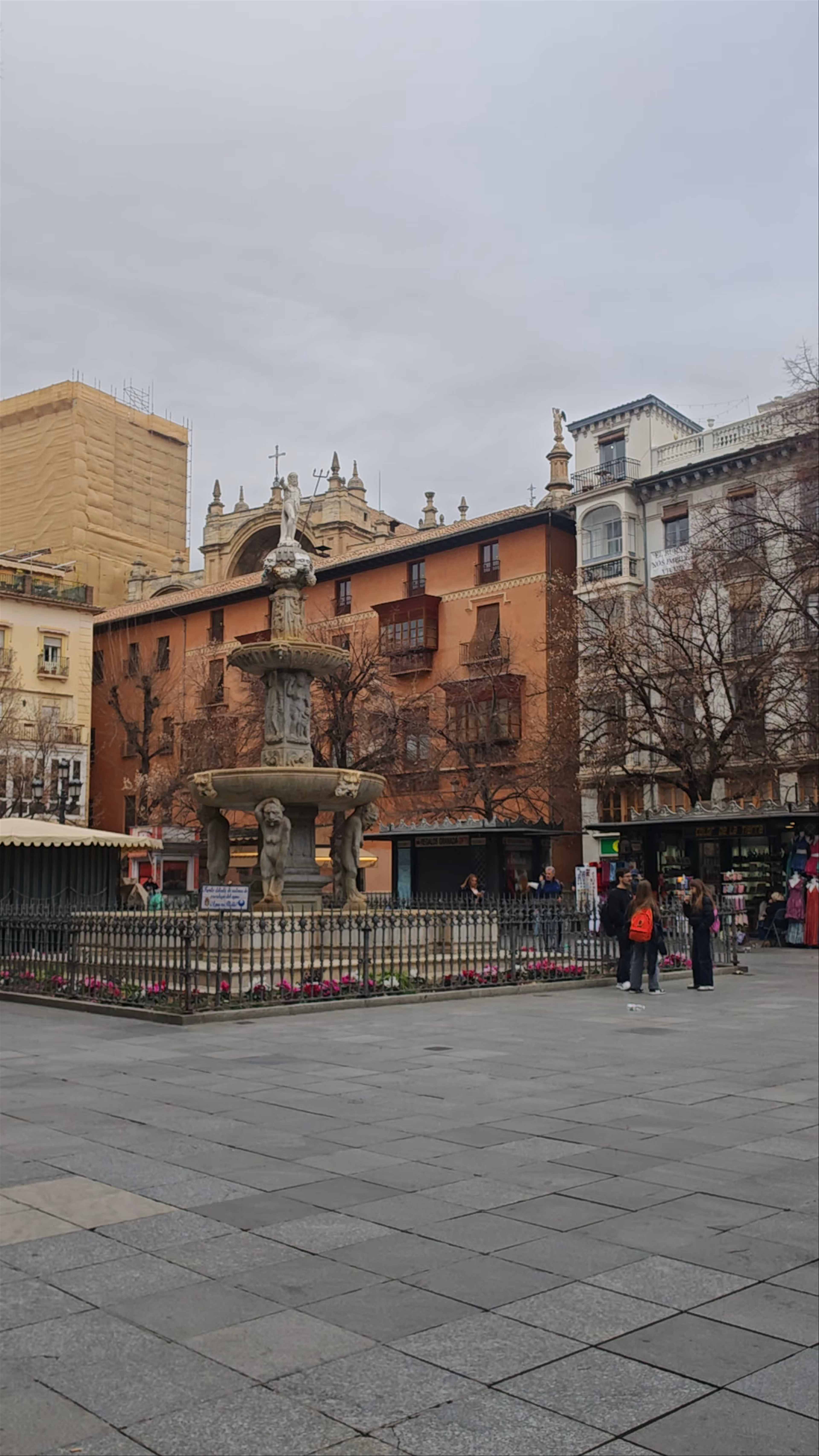 Plaza de Bib-Rambla: Heartbeat of Granada's Historic Centre