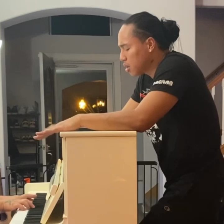 JAM House Music - Voice teacher Michael Amor and his student worked on twang and nasal resonance to sing those high notes for "This I Promise You" by NSYNC. - Vocal Coach Near Me