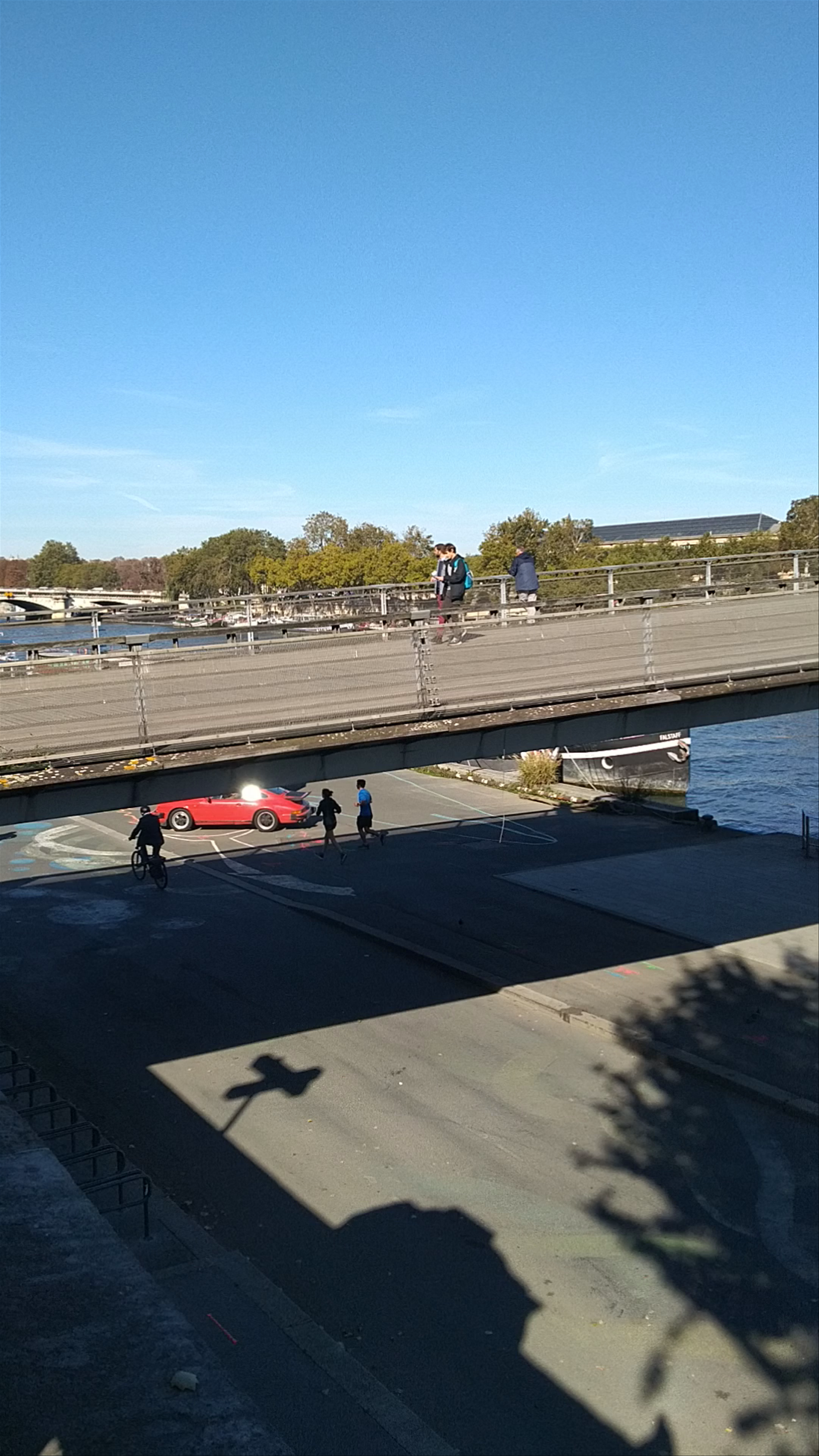 Passerelle Léopold-Sédar-Senghor in Paris: Serene Riverside Walk Experience