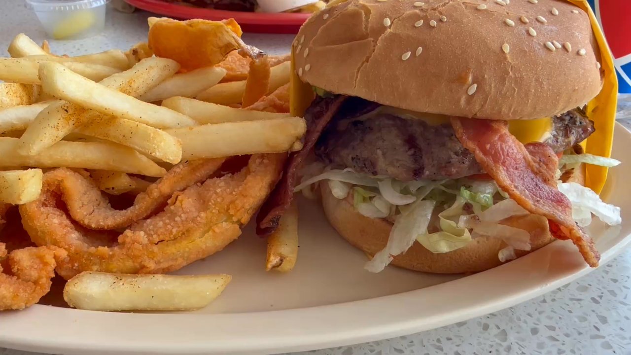 Chris's Burgers - Burgers Near Me - Rialto, California
