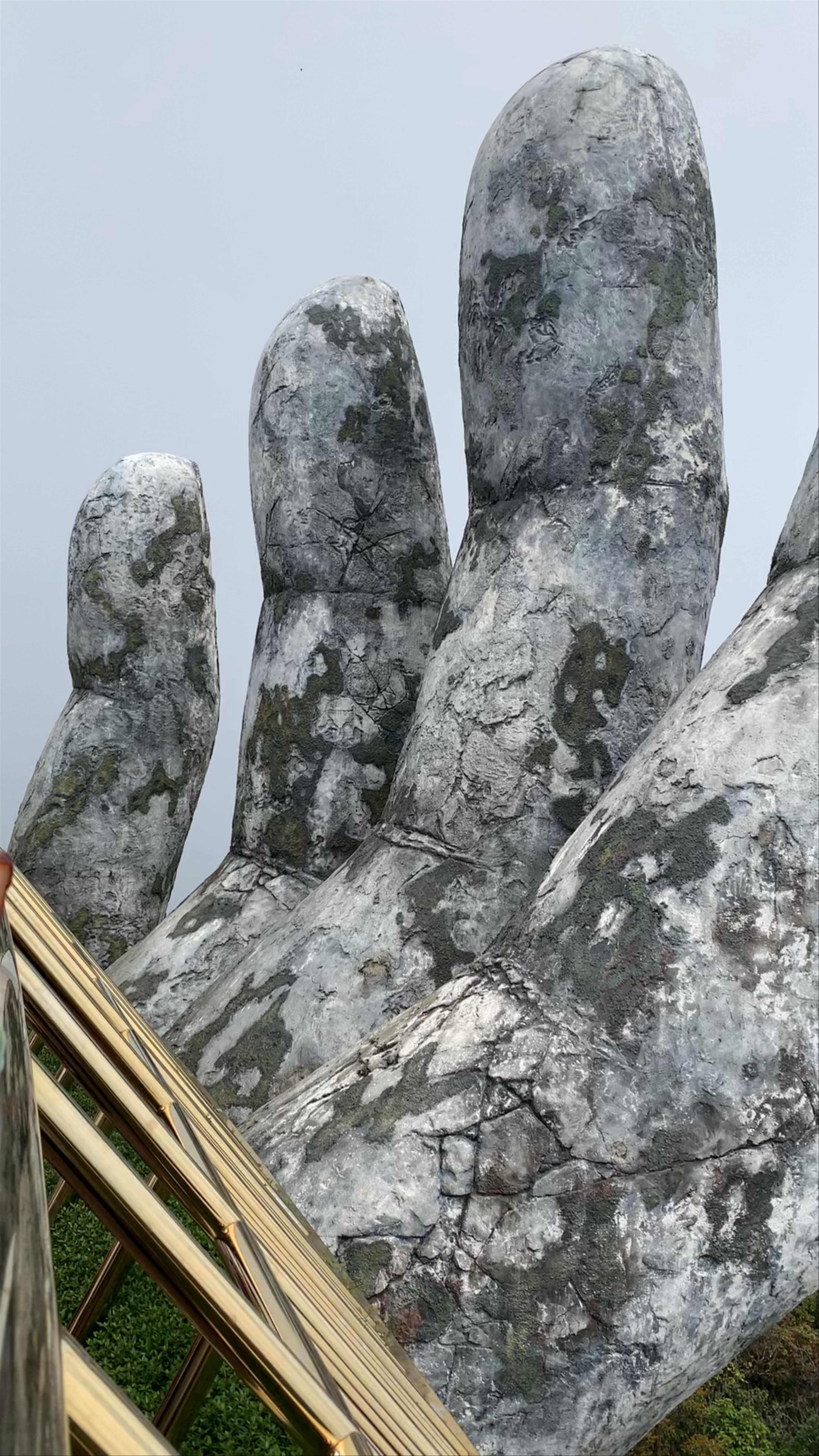 Golden Hands Bridge