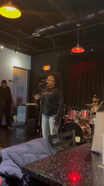 Caribana - Karaoke contestant- she SUNG that!! - Caribbean Near Me - Gurnee, Illinois