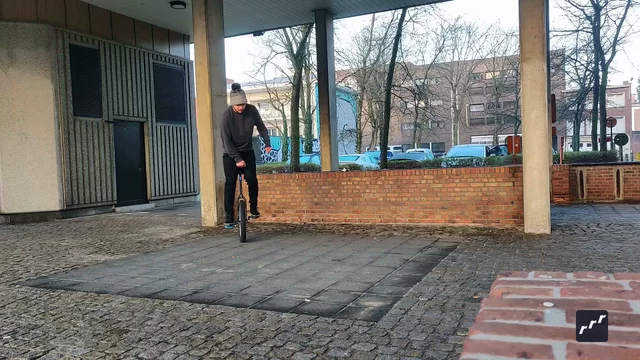 riu set: Double backflip one handed