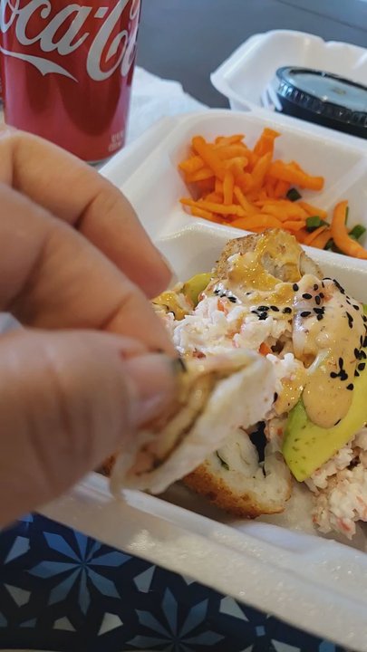 Sushinola - porfis limpien bien el camarón. da mucha desconfianza comer la comida o dársela a mi familia cuando veo que no le sacan la tripa al camarón - Food Trucks Near Me - Bakersfield, California