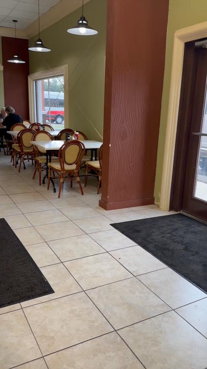 Strawberry Bakery Cafe - Inside - Bakeries Near Me - Dover, Florida