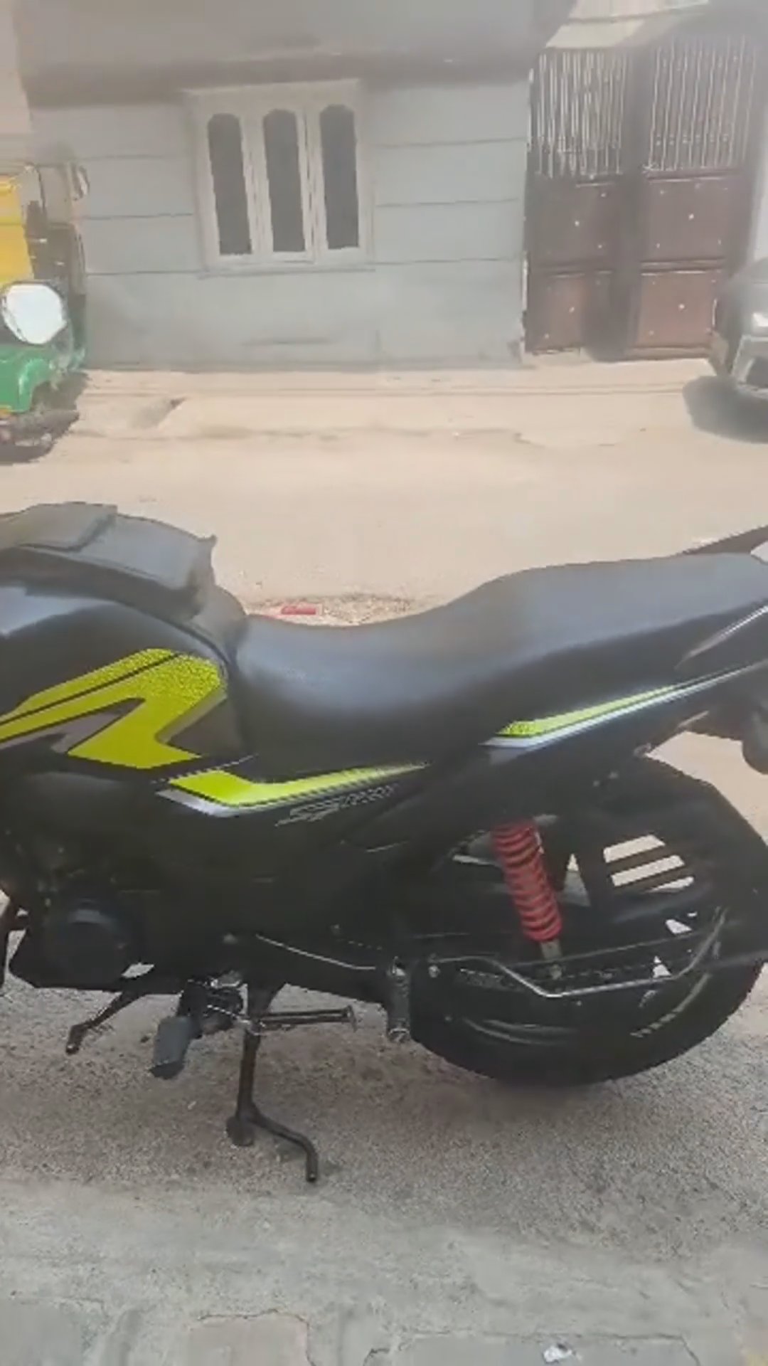 Walk-around video thumbnail