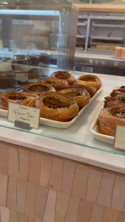 Hani's Bakery - Pastry counter - Bakeries Near Me - New York, New York