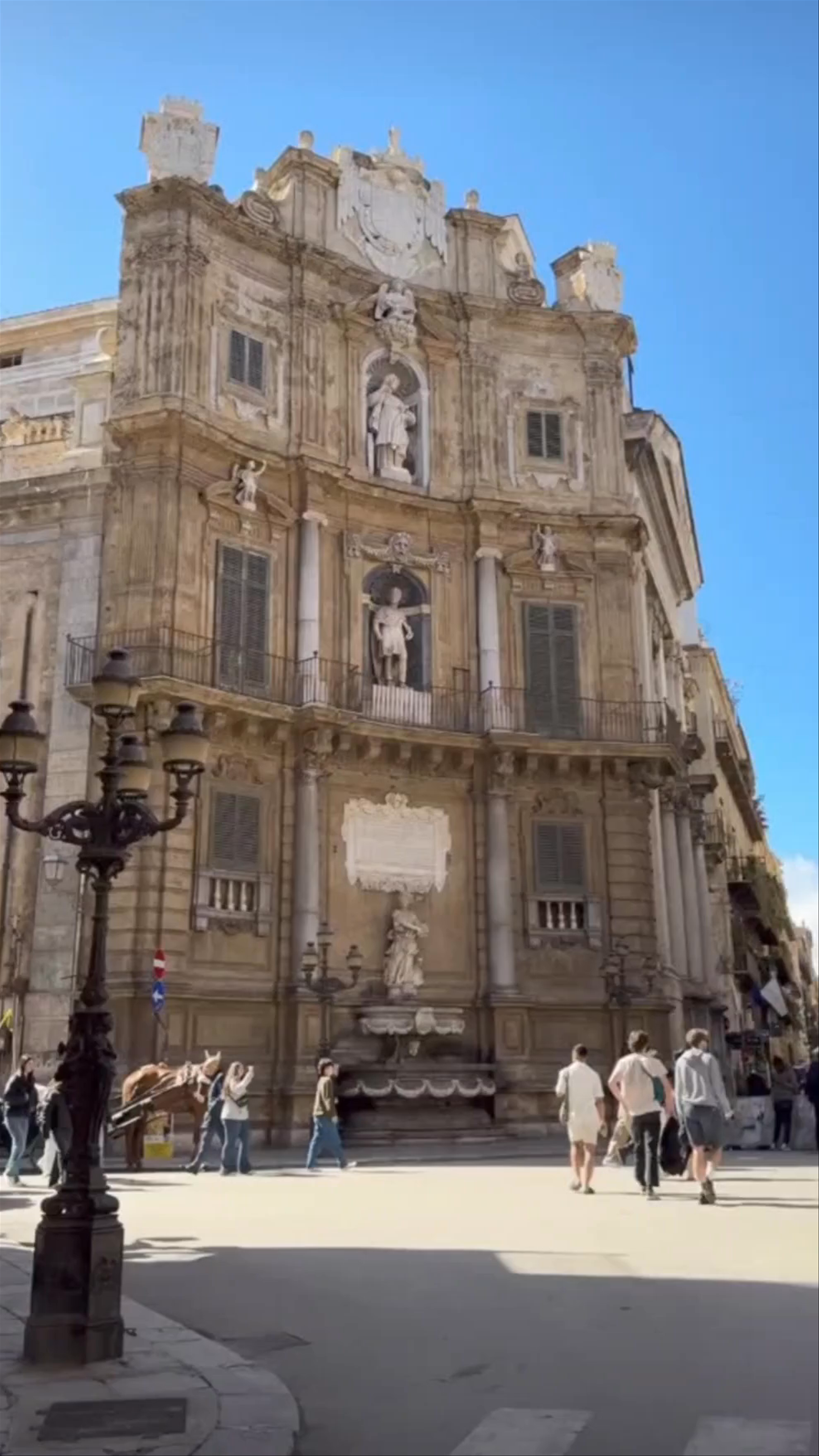 Quattro Canti: Baroque Elegance in Palermo's Historic Heart