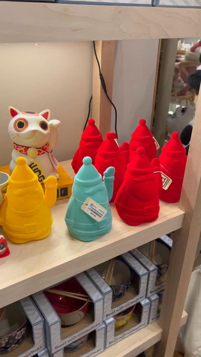 Adjectives Market - Flocked Santa's with cat arm motion - Furniture Stores Near Me - Winter Park, Florida
