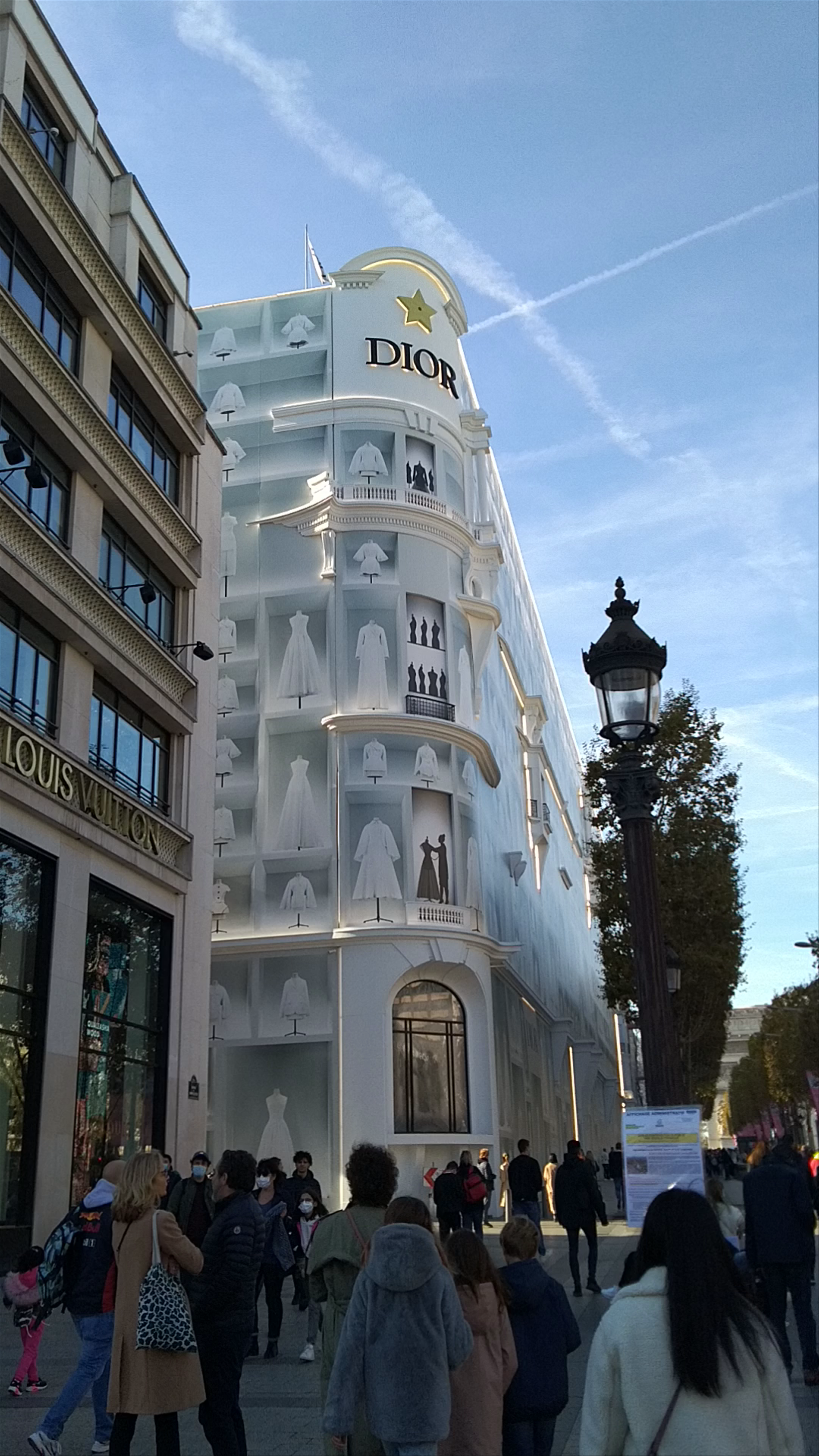 Luxury Shopping and Iconic Fashion on Avenue des Champs-Élysées, Paris