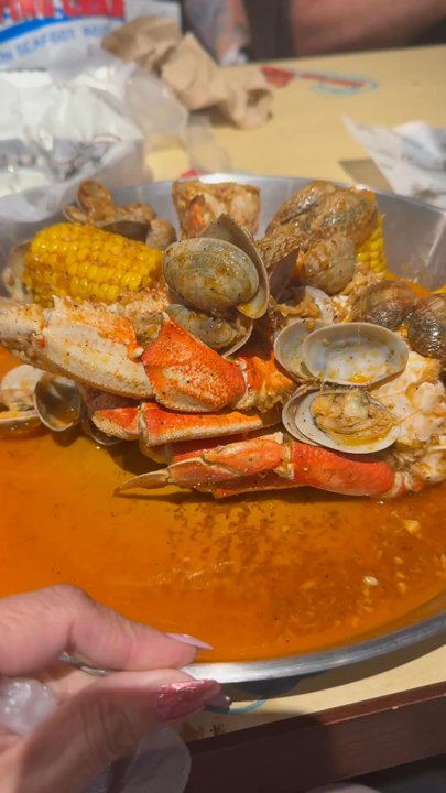 Surfing Crab - 1lb of crab and 1/2 lb of oysters, double corn, Surfing Special Seasoning mild - Cajun/Creole Near Me - Round Rock, Texas
