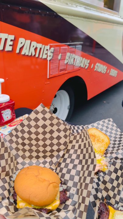 Smosh Town - Best Wagyu burgers in town! - Burgers Near Me - Glendale, California