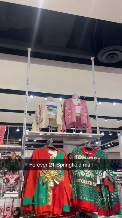 Forever 21 - RACIST, DEGRADING, HUMILIATING LOCATION - Accessories Near Me - Springfield, Virginia