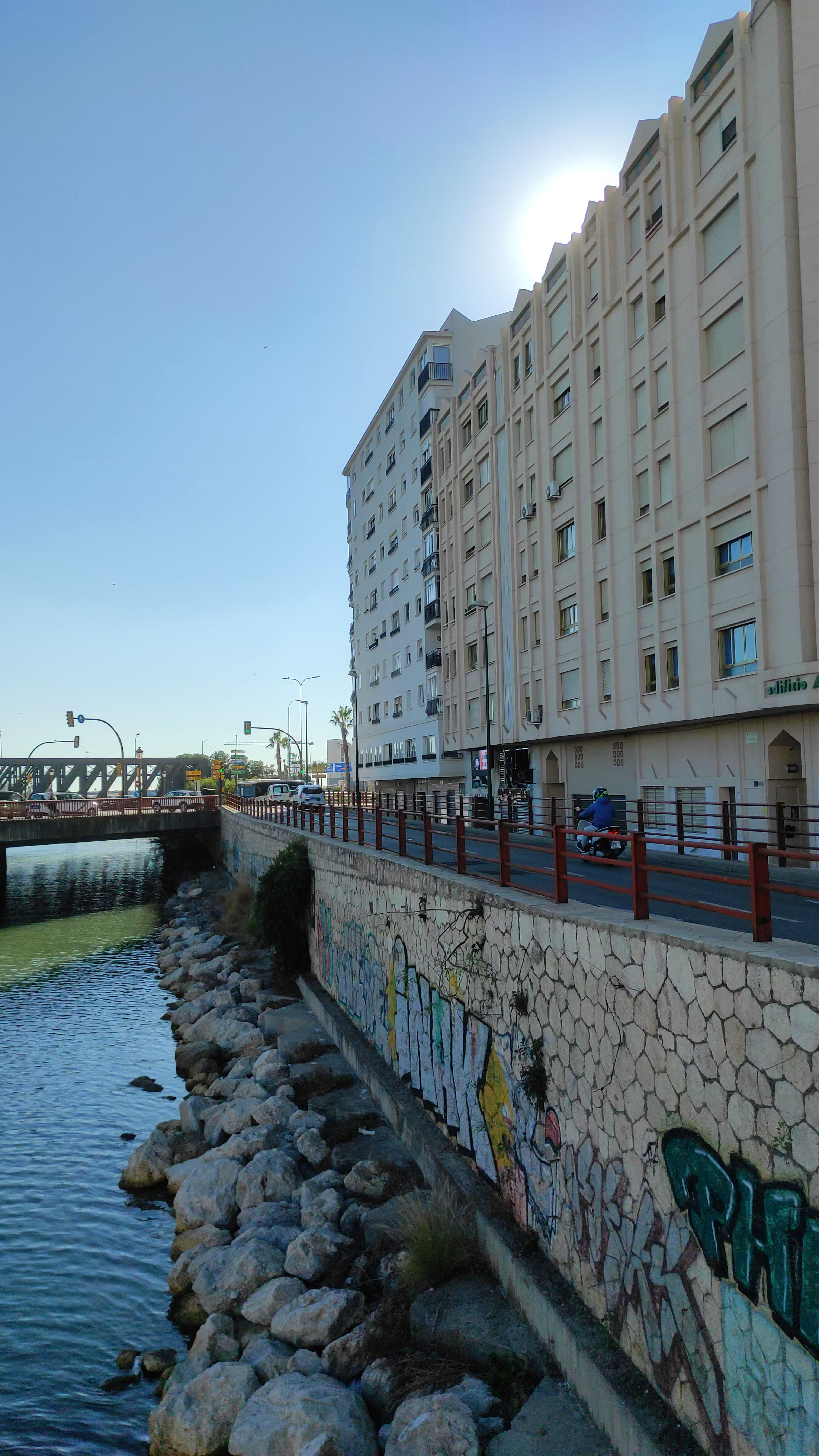 Puente del Carmen: Urban Riverside Views in Málaga