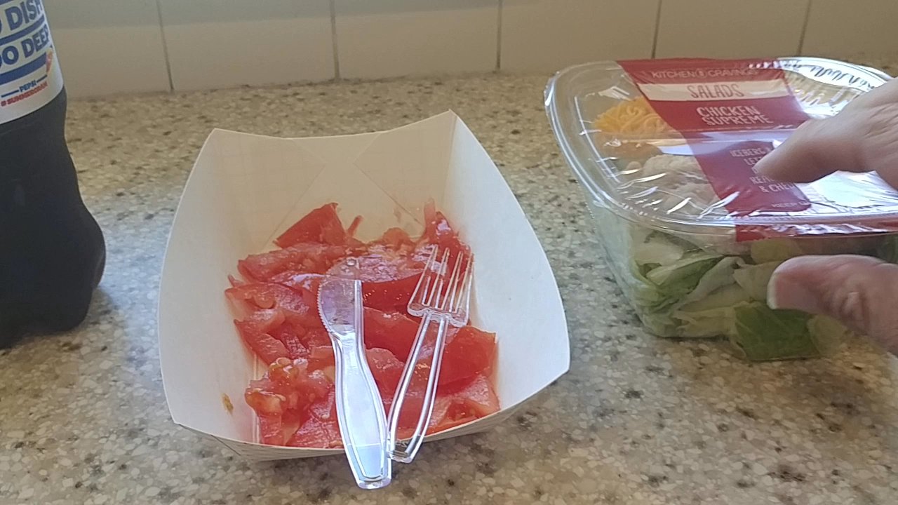 Kwik Star - are those nice fresh tomatoes off the fixin's bar perfect for the chicken supreme salad.. what's fat-free ranch dressing with touch of honey - Gas Stations Near Me - Davenport, Iowa