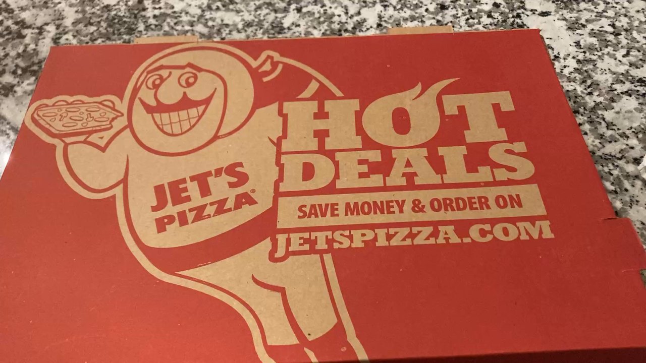 Jet's Pizza - Pizza Near Me - Matthews, North Carolina