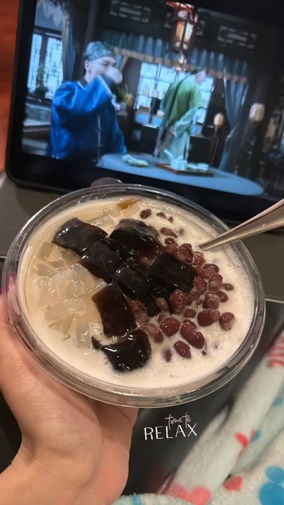 Mango Mango Dessert - What is better than take out and eat my dessert while catching up on my dramas. - Ice Cream & Frozen Yogurt Near Me - Philadelphia, Pennsylvania