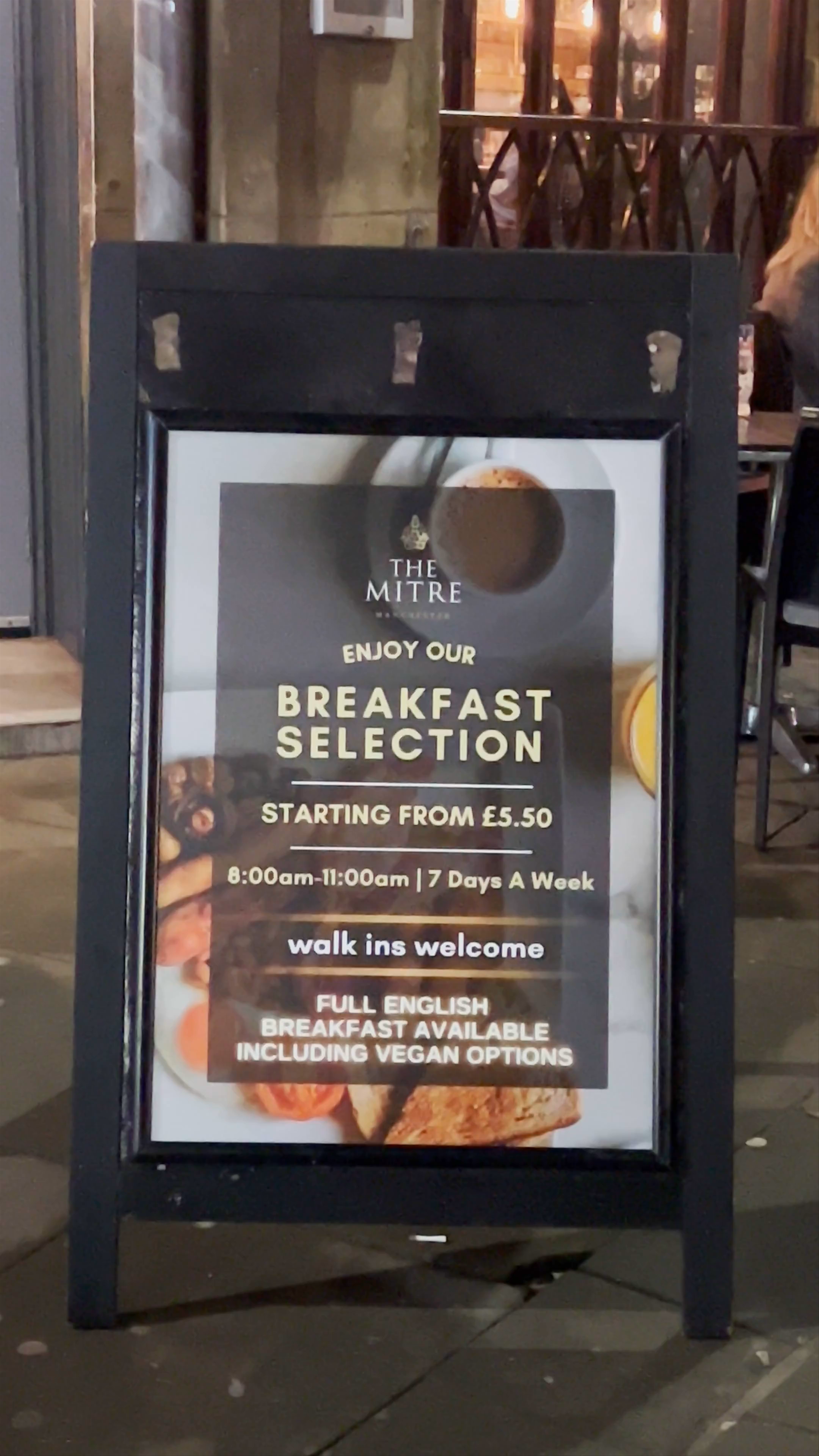 The Mitre Hotel Manchester: Cozy Evening Breakfast Vibes