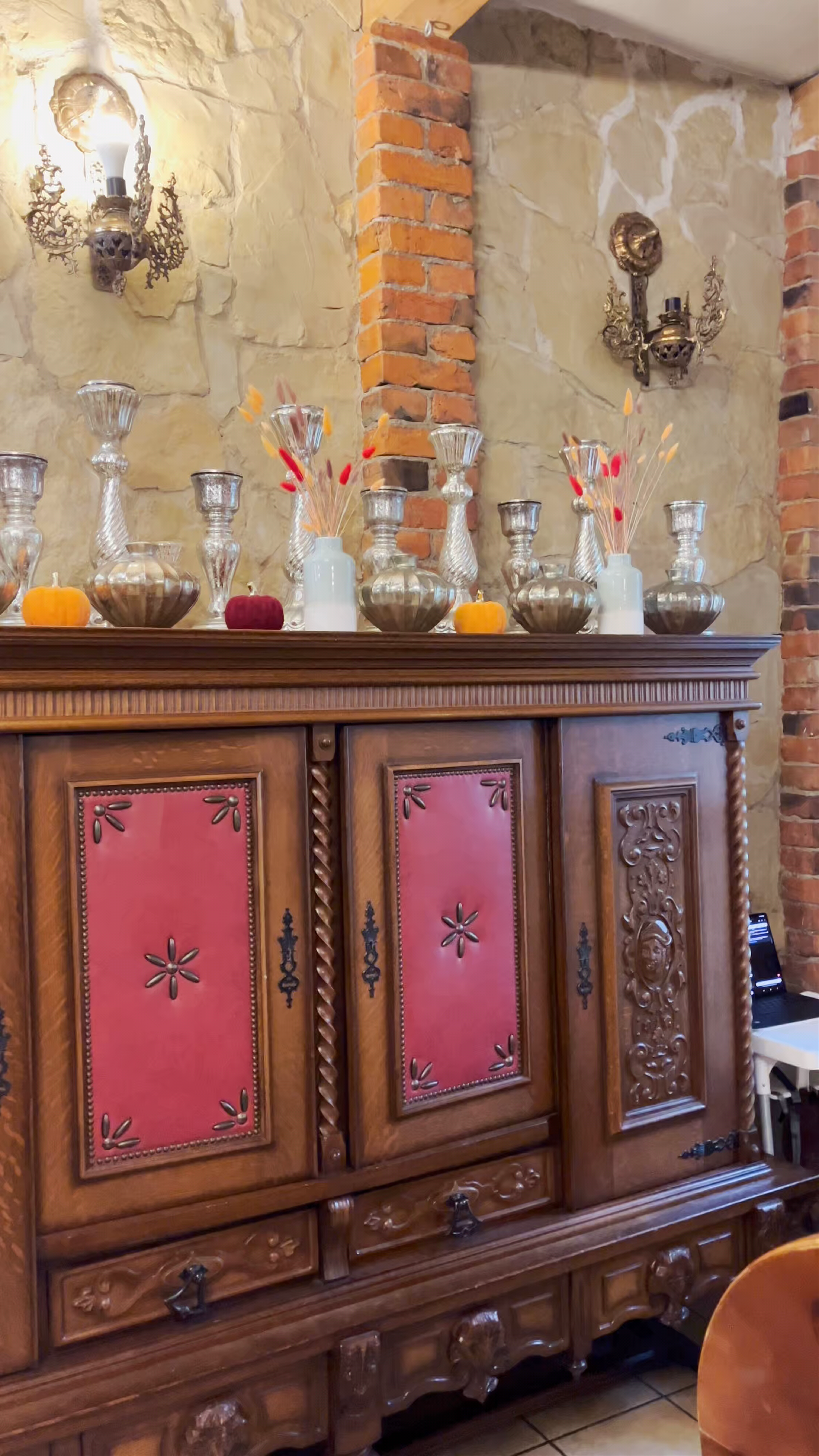 Cozy Heritage Ambiance at Lėkštės Studija in Taujėnai, Lithuania