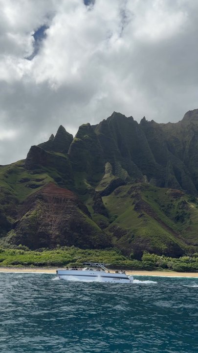 Na Pali Experience - Boating Near Me - Kekaha, Hawaii