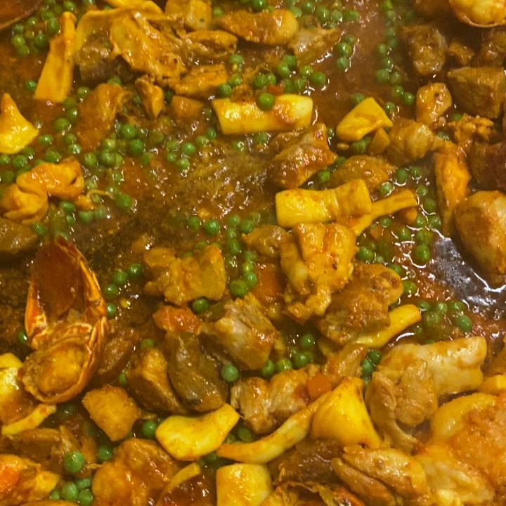 El Ventorrillo Bistro - Paella valenciana con carne y verduras - Mediterranean Near Me - Miami, Florida